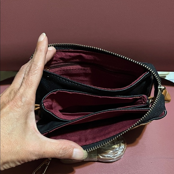 Coco + Carmen Black and Tan Wristlet - Picture 4 of 4